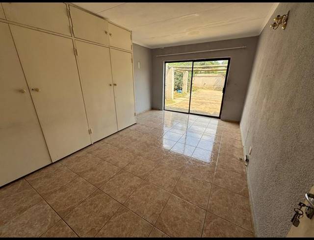 3 BEDROOM HOUSE FOR SALE IN BIRCHLEIGH NORTH